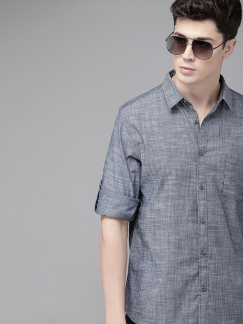

Roadster Men Grey Regular Fit Solid Casual Chambray Shirt