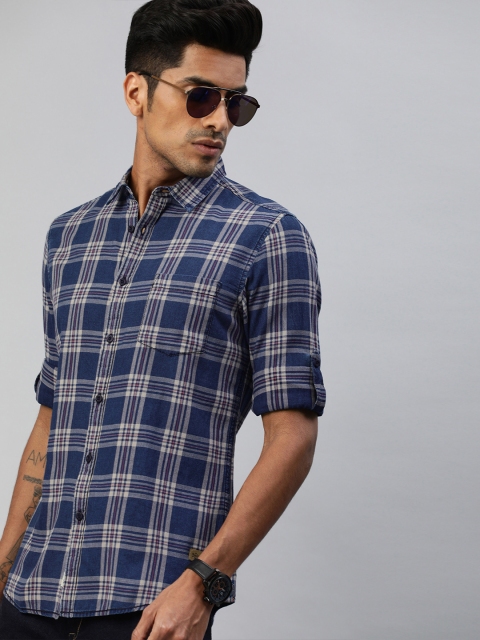 

Roadster Men Teal Blue & Off-White Regular Fit Checked Casual Shirt