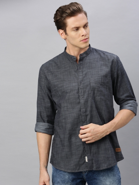 

Roadster Men Charcoal Grey Regular Fit Solid Casual Shirt