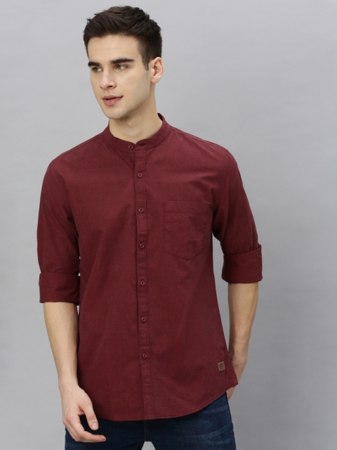 

Roadster Men Maroon Regular Fit Solid Casual Shirt
