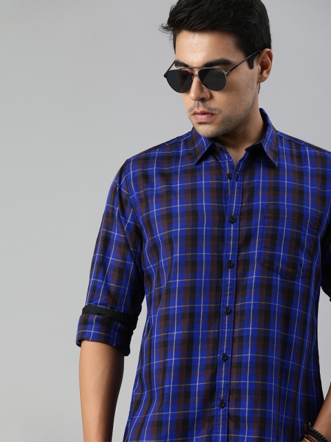 

Roadster Men Blue & Brown Regular Fit Checked Casual Shirt