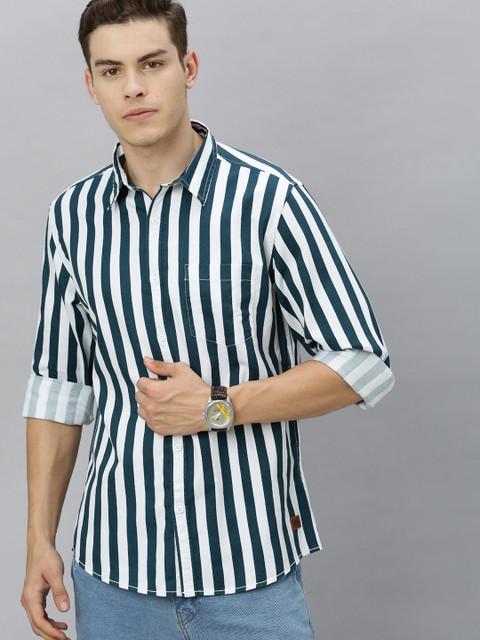 

Roadster Men White & Teal Blue Regular Fit Striped Casual Shirt