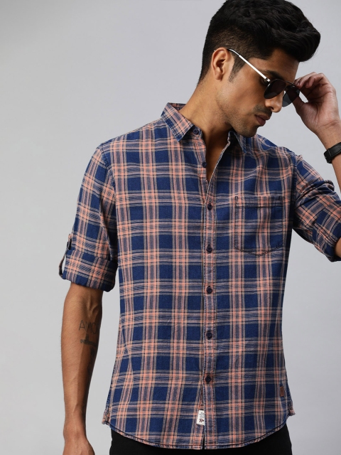 

Roadster Men Navy Blue & Peach-Coloured Regular Fit Checked Casual Shirt