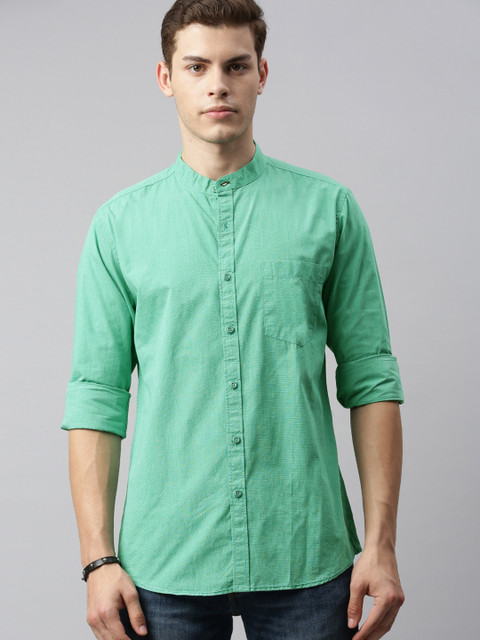 

Roadster Men Sea Green Regular Fit Solid Casual Shirt