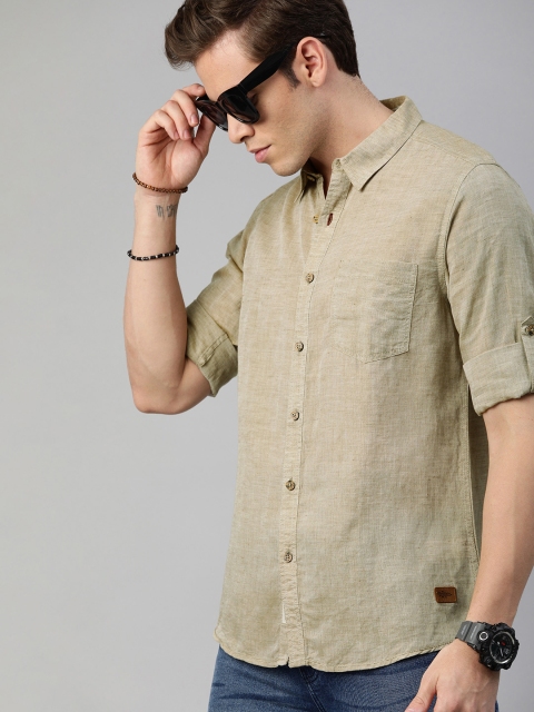 

Roadster Men Beige Regular Fit Solid Casual Linen Shirt