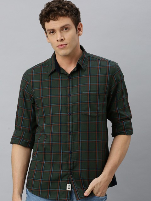 

Roadster Men Green & Red Regular Fit Checked Casual Shirt