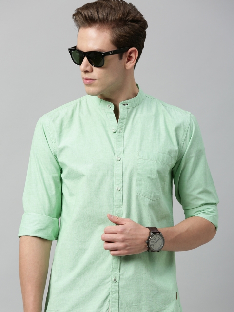 

Roadster Men Sea Green Regular Fit Solid Casual Shirt