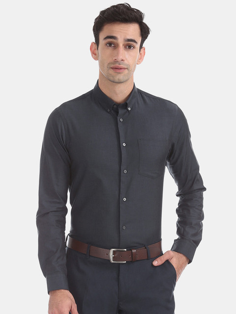 

Arrow Men Charcoal Grey Slim Fit Solid Formal Shirt