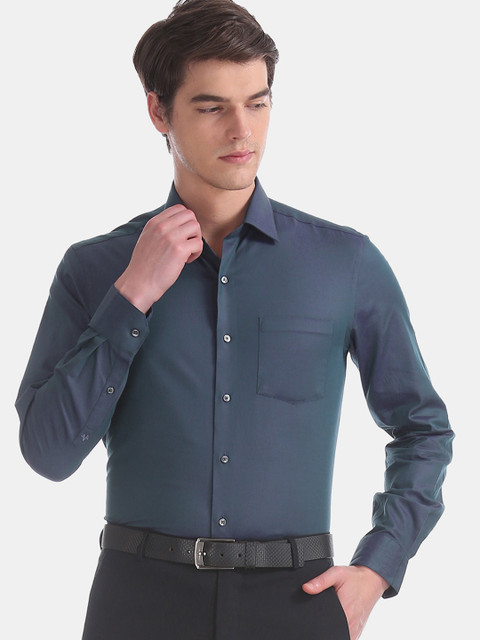 

Arrow Men Blue Slim Fit Solid Two Tone Formal Shirt
