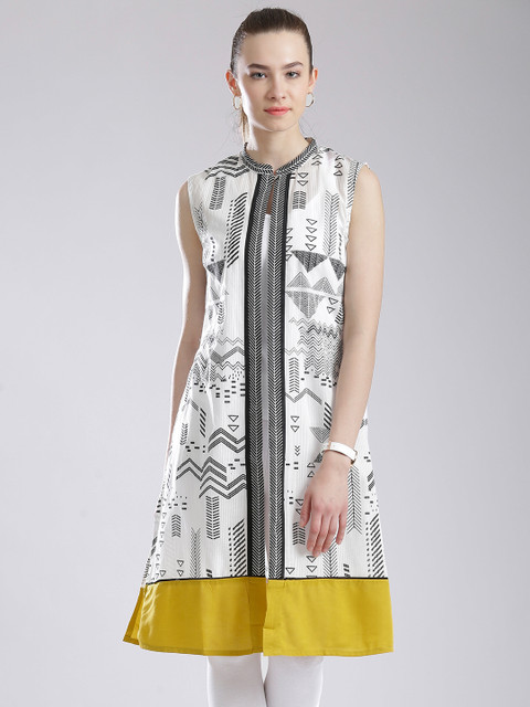 

W Off-White Printed High Slit Tunic