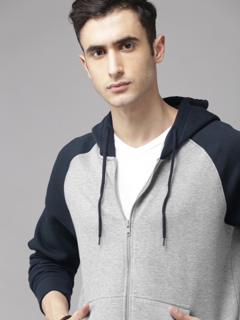 

Roadster Men Grey Melange & Navy Blue Solid Hooded Sweatshirt