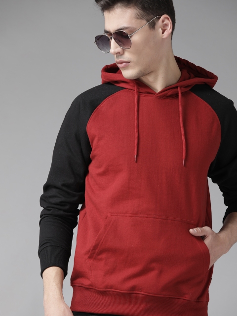 

Roadster Men Maroon Solid Hooded Sweatshirt