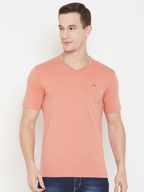 

Okane Men Peach-Coloured Solid V-Neck T-shirt