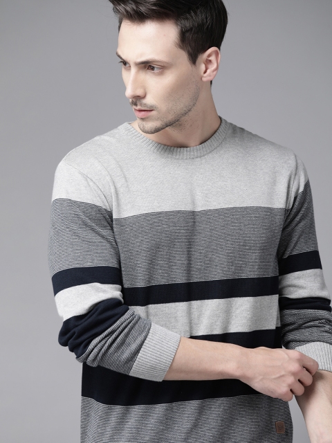 

Roadster Men Grey & Navy Blue Colourblocked Pullover Sweater