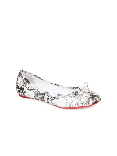 

Bruno Manetti Women White Printed Ballerinas
