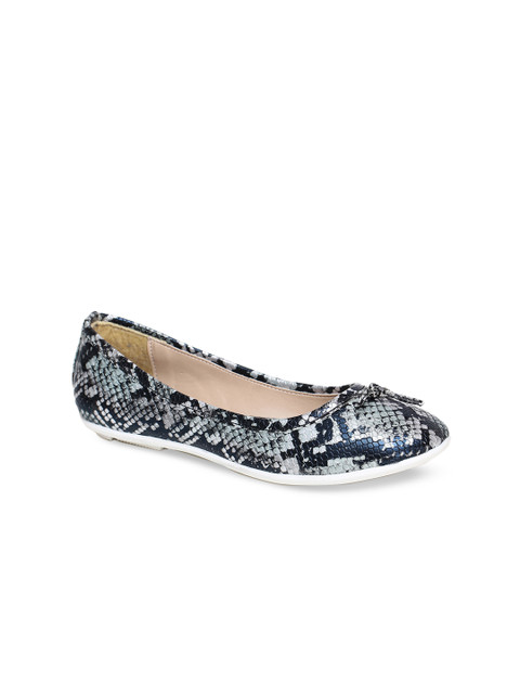 

Bruno Manetti Women Grey Textured Ballerinas