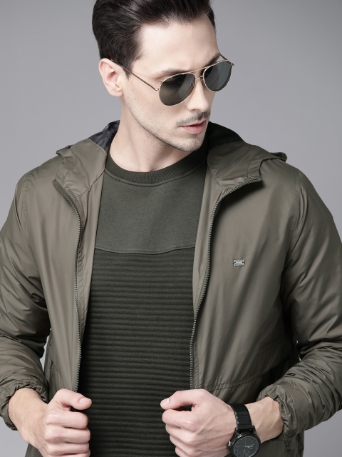 

Roadster Men Olive Green Solid Hooded Tailored Jacket