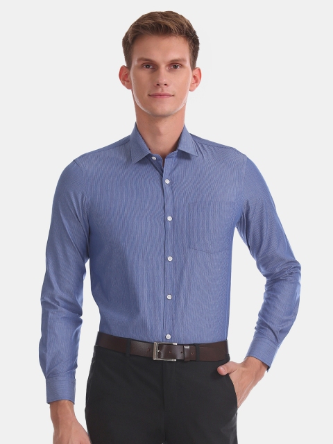 

Arrow Men Blue Regular Fit Solid Casual Shirt