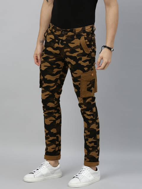 

Urbano Fashion Men Khaki & Black Slim Fit Camouflage Printed Cargos