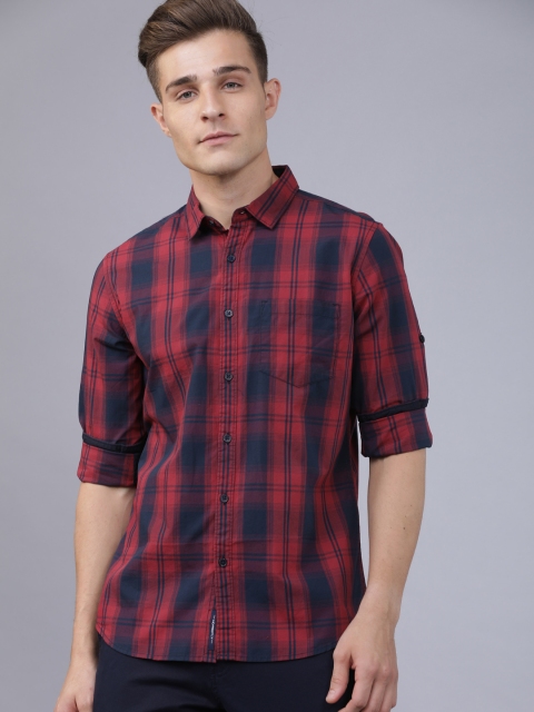 

Horsefly Men Red & Navy Blue Slim Fit Checked Casual Shirt