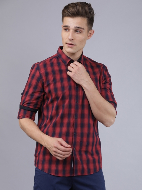 

Horsefly Men Navy Blue & Red Slim Fit Checked Casual Shirt