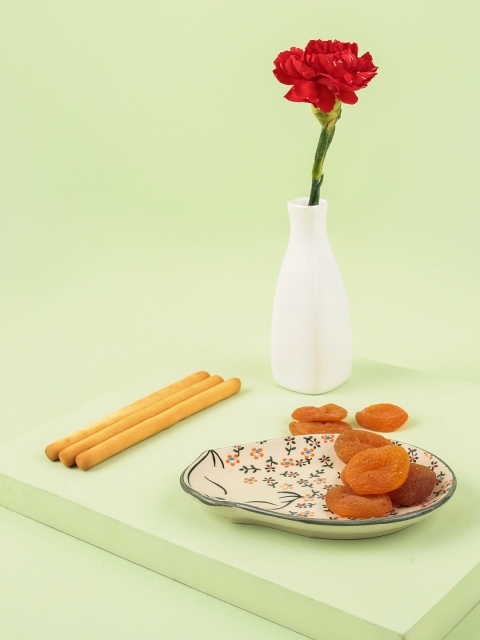 

Chumbak Off-White & Orange Printed Drowsy Cat Platter