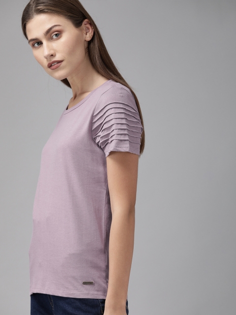 

Roadster Women Lavender Solid Round Neck T-shirt with Pleats