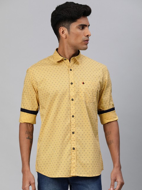 

British Club Men Yellow & Black Slim Fit Printed Casual Shirt