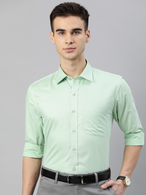 

British Club Men Green Regular Fit Solid Formal Shirt
