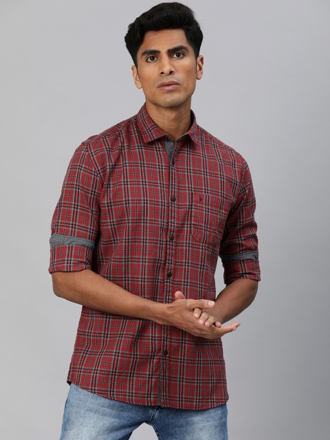 

British Club Men Maroon & White Slim Fit Checked Casual Shirt