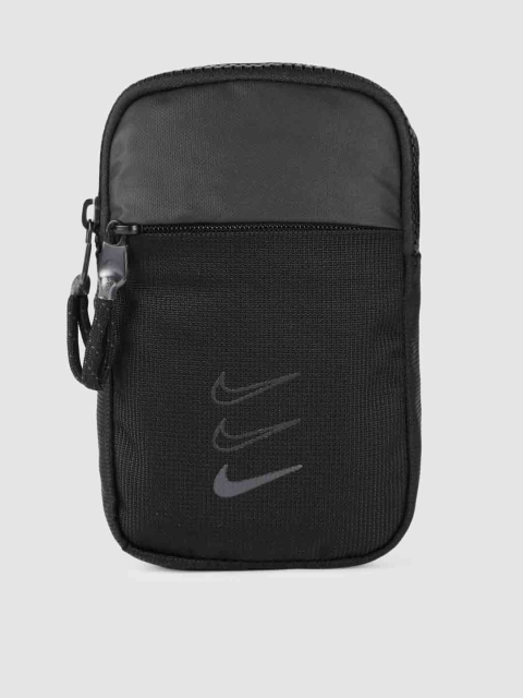 

Nike Unisex Black Essentials Hip Pack