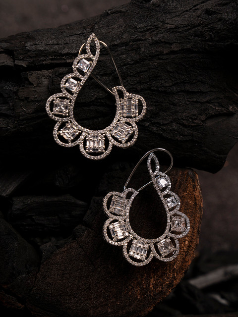 

Shoshaa Silver-Toned Contemporary Hoop Earrings