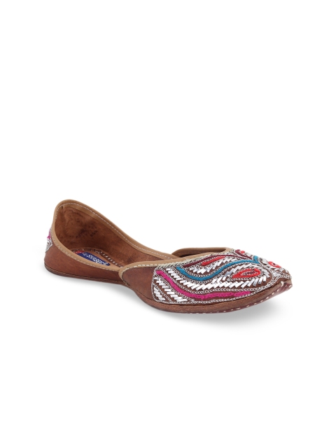 

MSC Women Brown Embellished Leather Mojaris