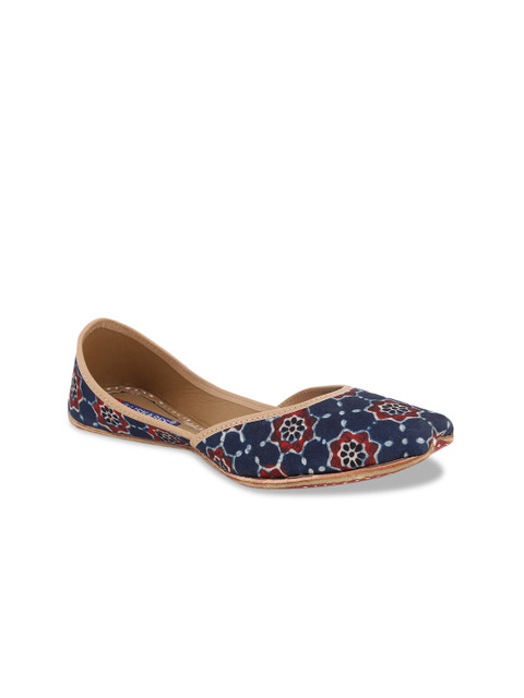 

MSC Women Blue & Maroon Printed Leather Mojaris