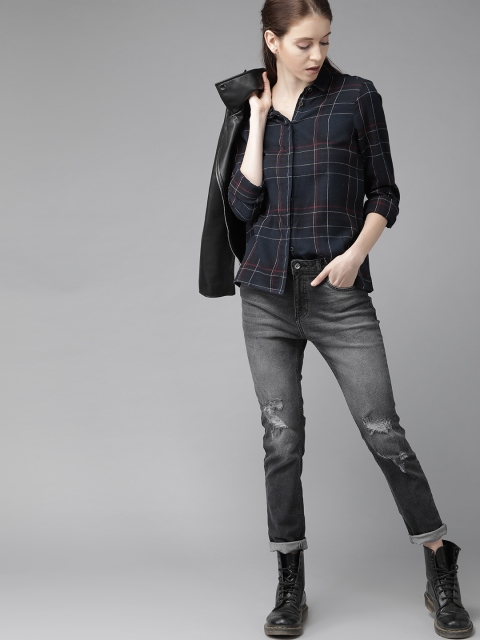 

Roadster Women Navy Blue & White Regular Fit Checked Casual Shirt