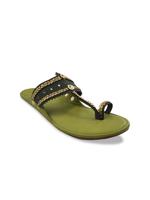 

THE MADRAS TRUNK Women Black Woven Design Leather Open Toe Flats