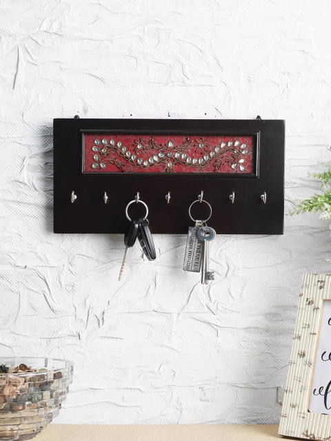 

VarEesha Brown & Maroon Kundan Work Hand-made Wall Mounting Wooden Key Holder