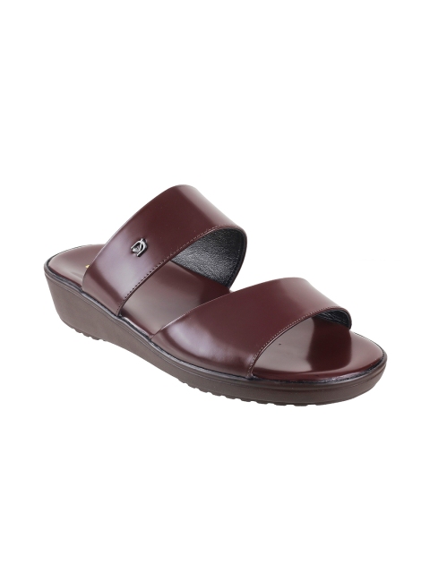 

Metro Men Burgundy Leather Solid Comfort Sandals