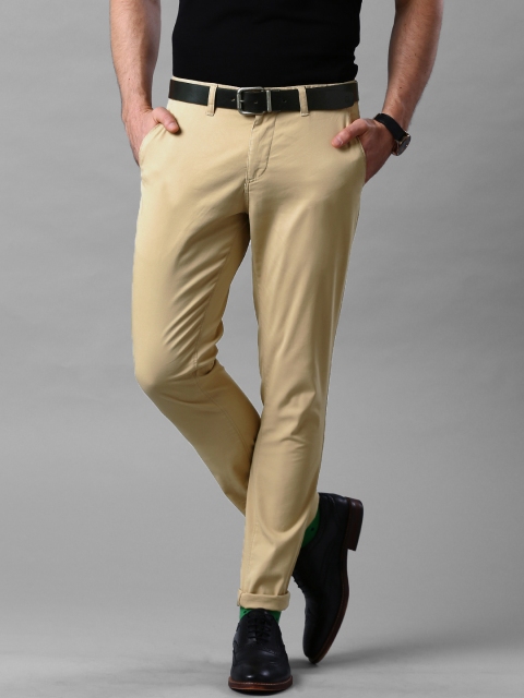 

INVICTUS Beige Slim Fit Trousers