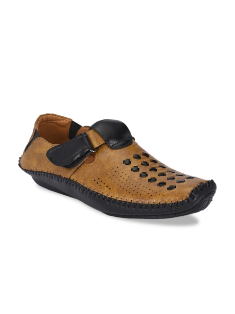 

Walkstyle By El Paso Men Tan Brown Shoe-Style Sandals