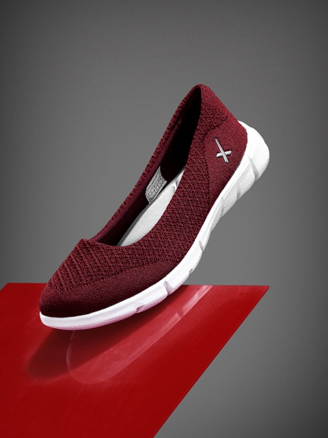 

HRX by Hrithik Roshan Women Maroon Walking Shoes