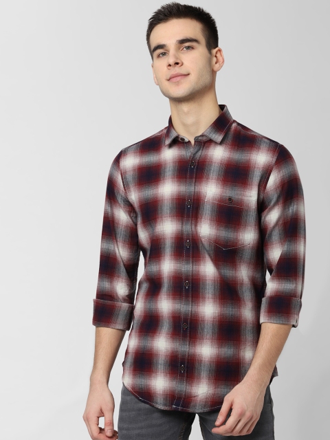 

Peter England Casuals Men Off-White & Maroon Slim Fit Checked Casual Shirt