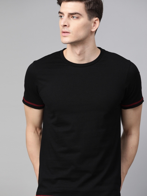 

Roadster Men Black Solid Round Neck T-shirt
