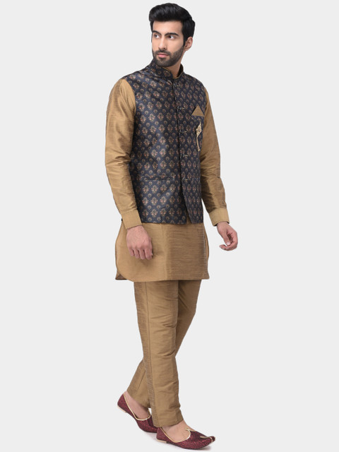 

SG LEMAN Men Gold-Toned & Navy Blue Solid Kurta with Trousers
