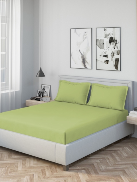 

DDecor Green Solid 180 TC Cotton 1 King Bedsheet with 2 Pillow Covers