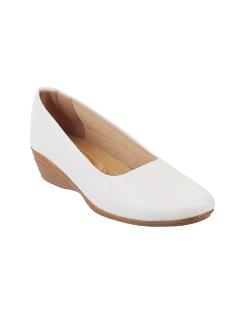 

Metro Women White Solid Pumps