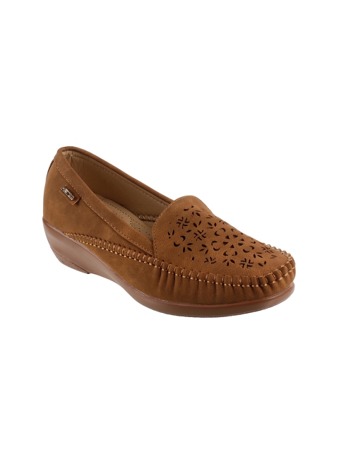 

Metro Women Brown Solid Heeled Loafers