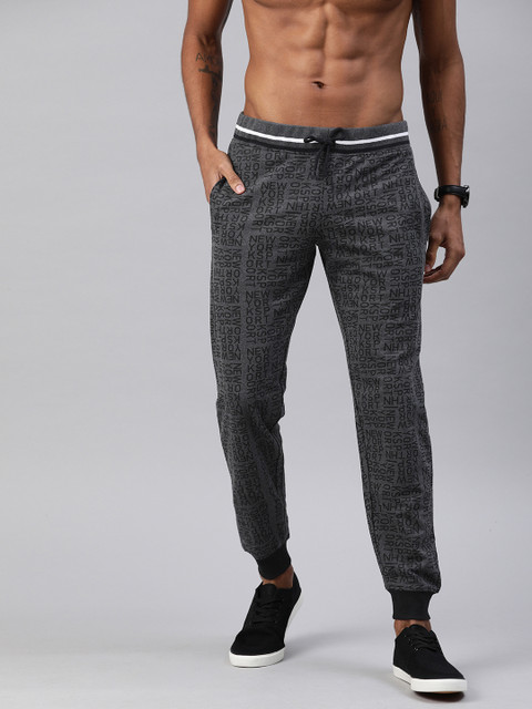 

HERE&NOW Men Grey & Black Printed Slim Fit Joggers