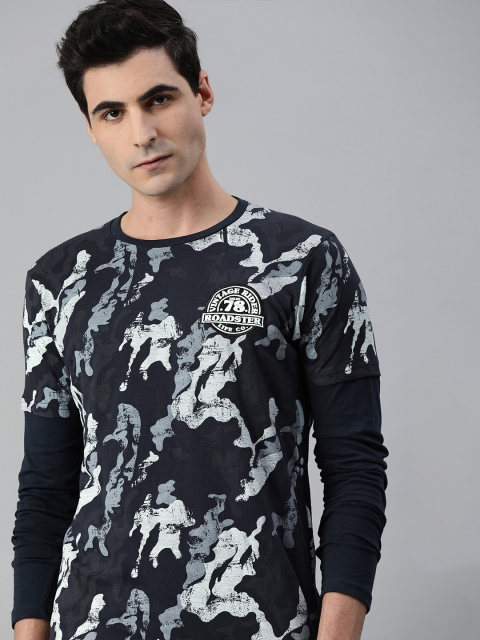 

Roadster Men Navy Blue & Black Abstract Printed Round Neck Pure Cotton T-shirt