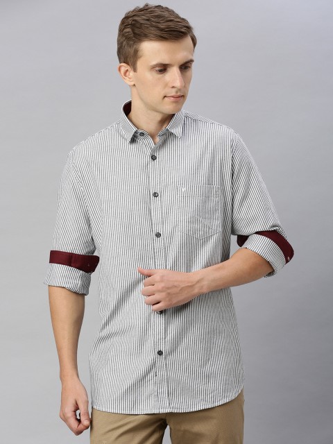 

Van Heusen Sport Men Black & White Slim Fit Striped Casual Shirt